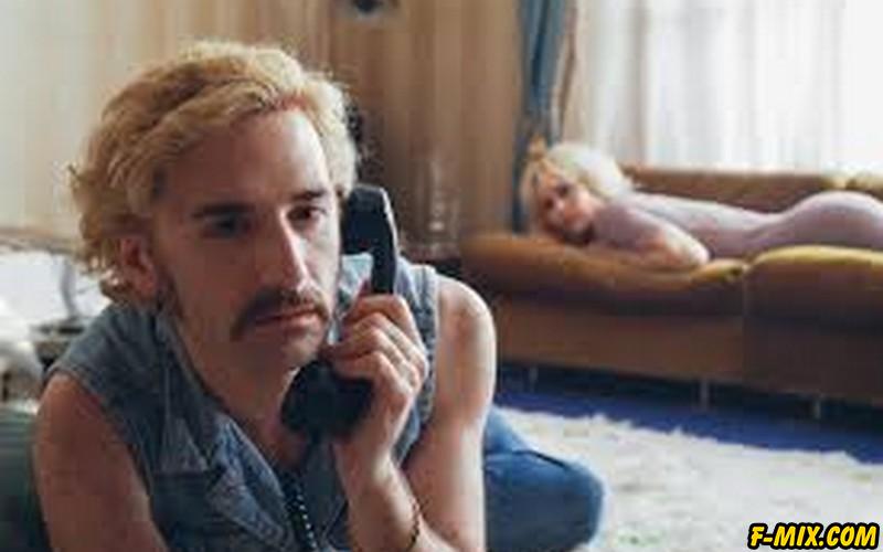 Нож в сердце (2018) кадр из фильма 4